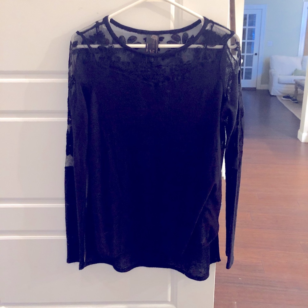 ⭐️4/25 New Romantic Sheer Long Sleeve Top